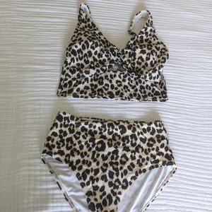 Old navy swimsuit two pieces leopard print
